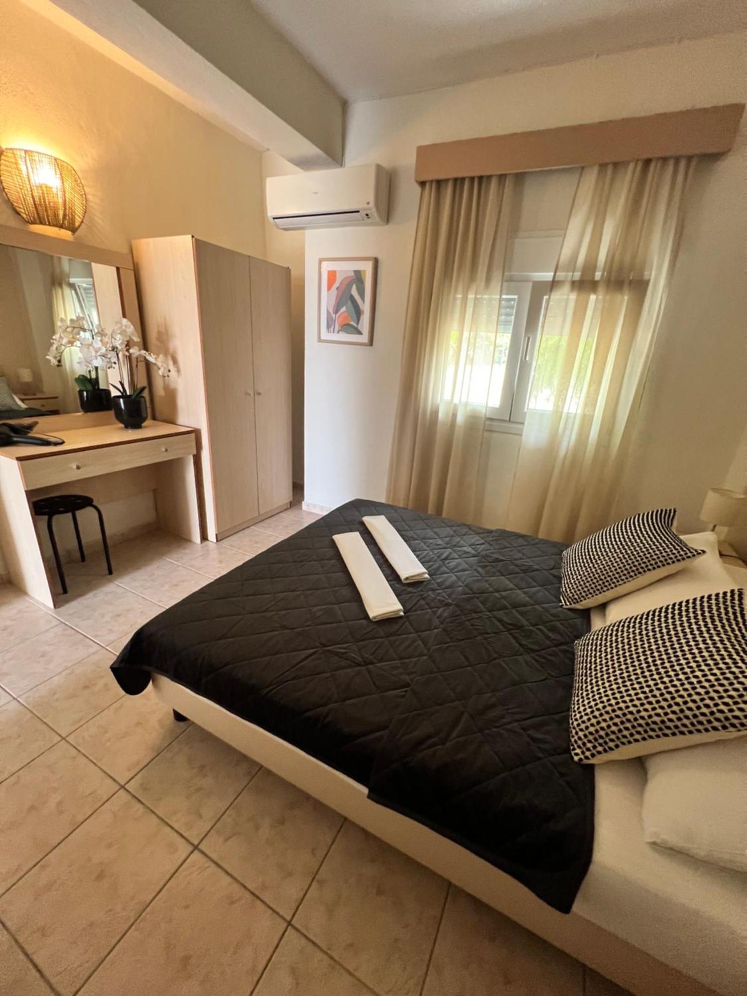 Deres Apartments Ханиоти Екстериор снимка