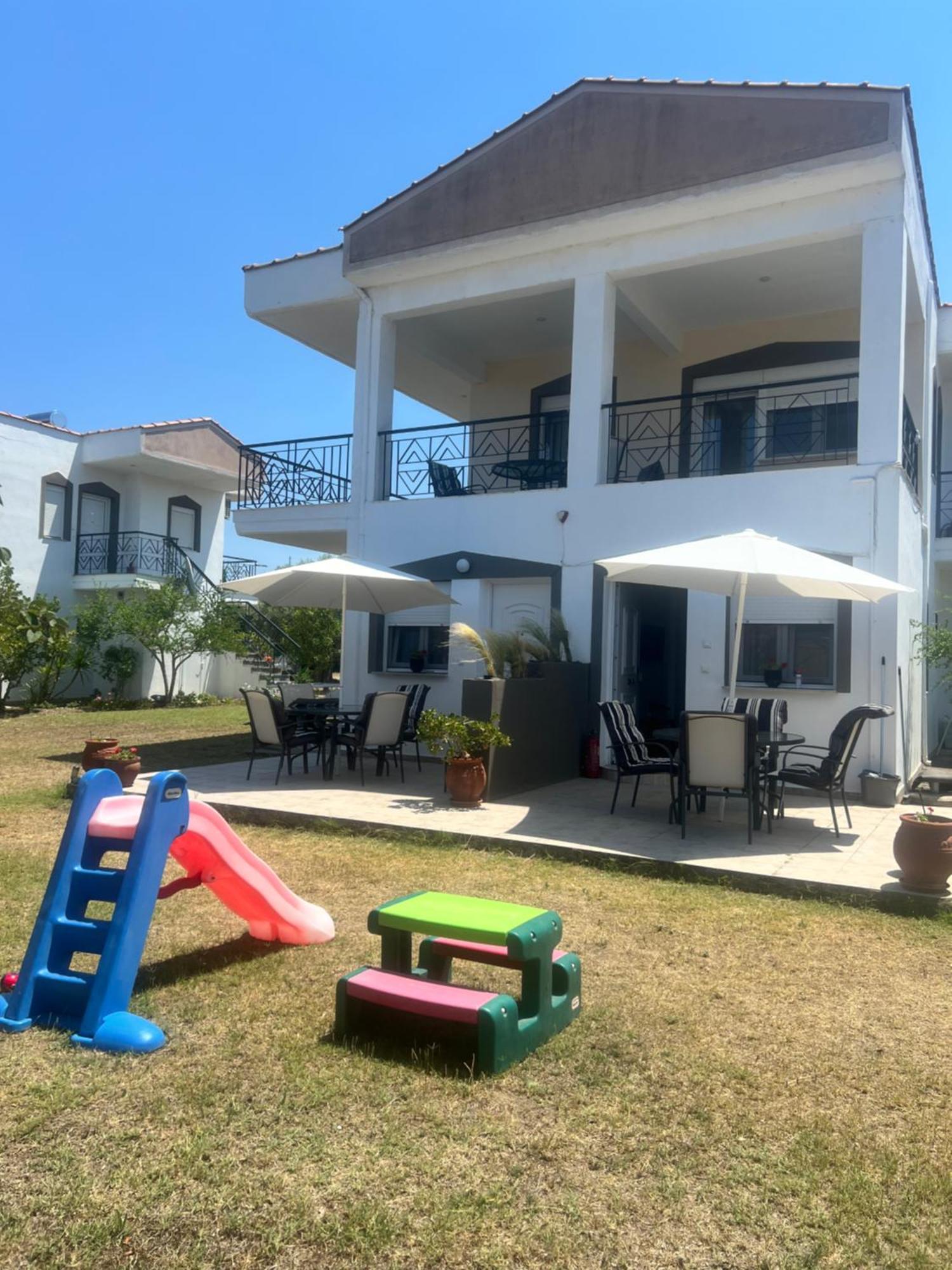 Deres Apartments Ханиоти Екстериор снимка