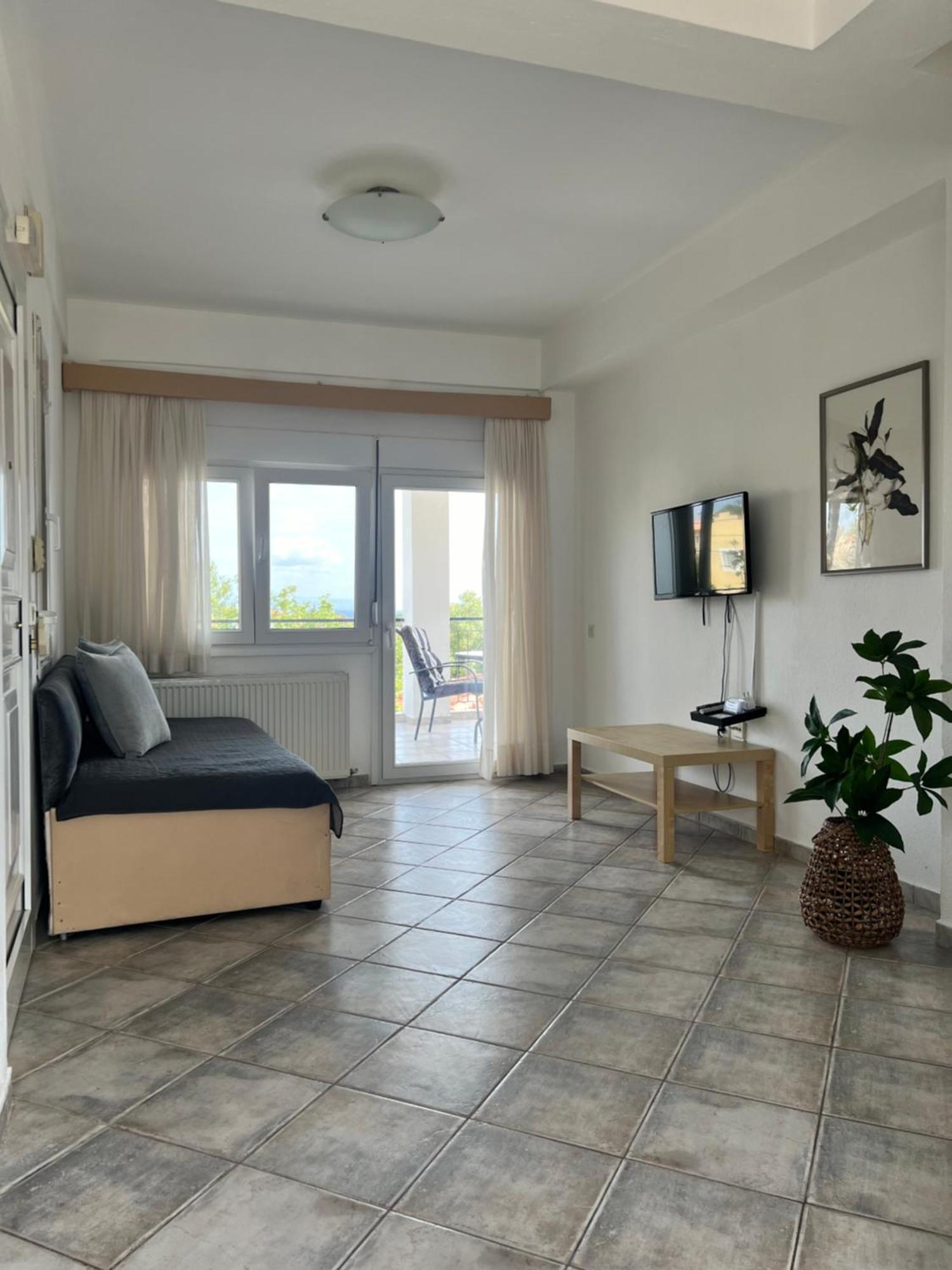 Deres Apartments Ханиоти Екстериор снимка
