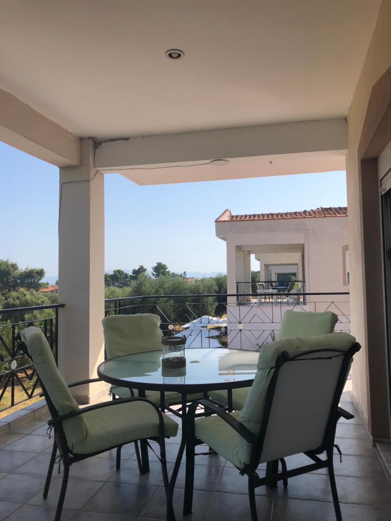Deres Apartments Ханиоти Екстериор снимка