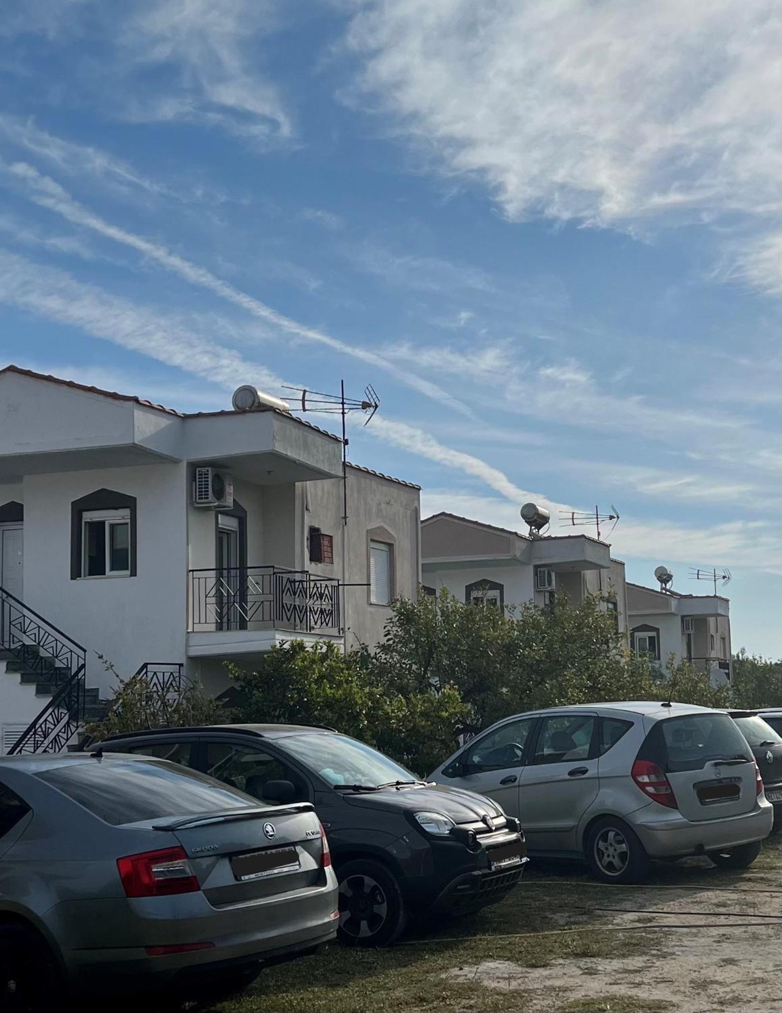 Deres Apartments Ханиоти Екстериор снимка